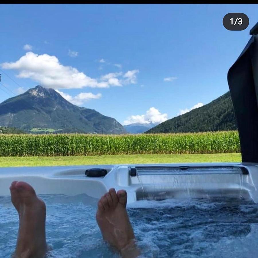 Deluxefort Fuer 10 Gaeste Mit Eigenem Whirlpool Und Fasssauna Imst Exterior photo