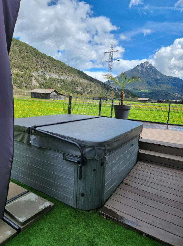 Deluxefort Fuer 10 Gaeste Mit Eigenem Whirlpool Und Fasssauna Imst Exterior photo