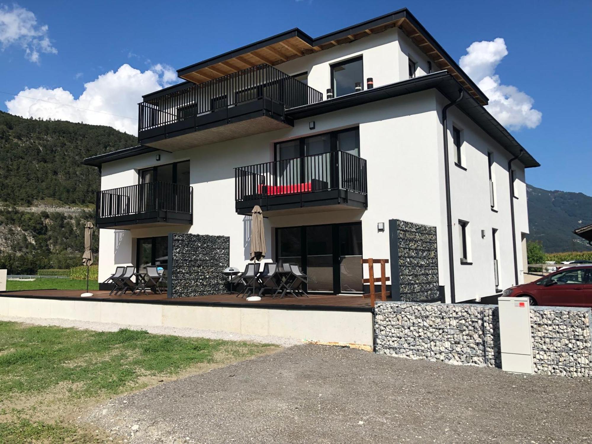 Deluxefort Fuer 10 Gaeste Mit Eigenem Whirlpool Und Fasssauna Imst Exterior photo